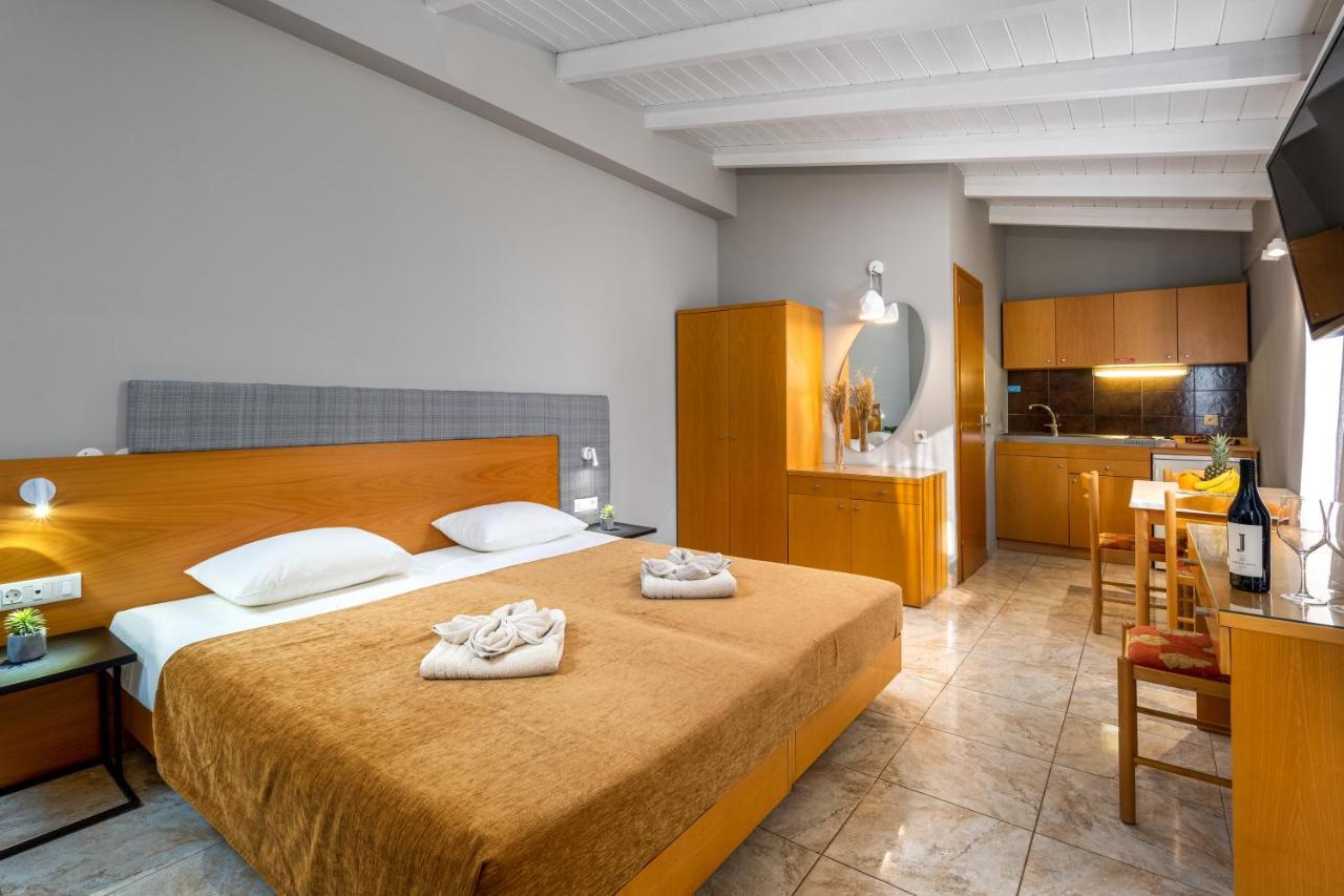 Sunday Aparthotel 3*