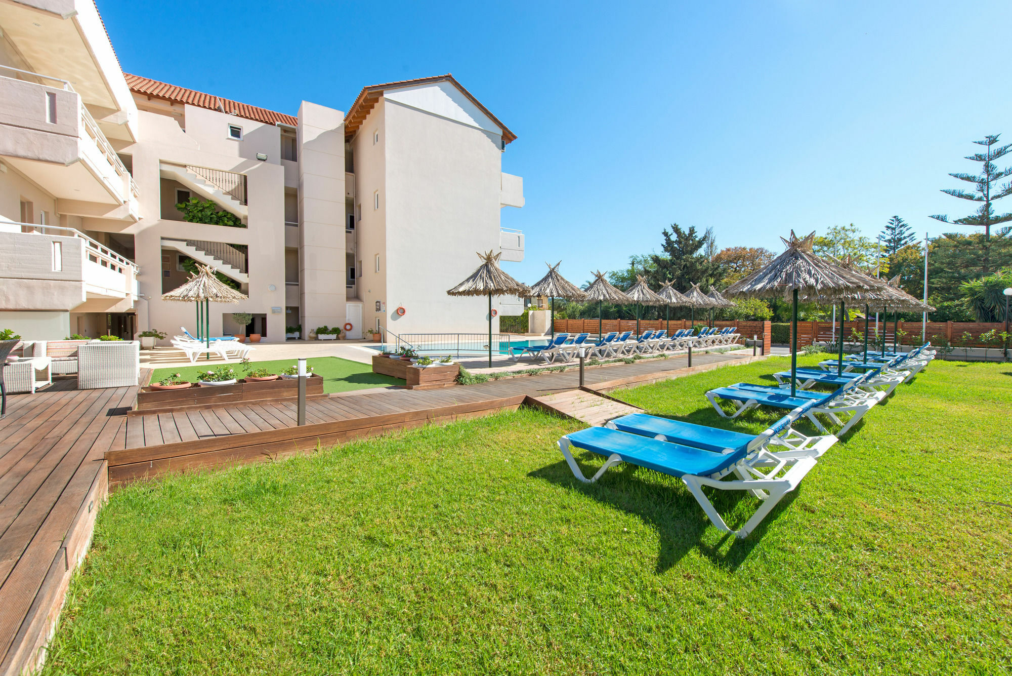 Sunday Aparthotel